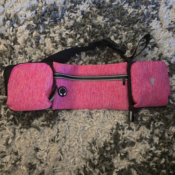 🏃‍♀️ NEW without tags  Pink Running Belt / Fanny Pack with Headphone Port - Picture 1 of 6